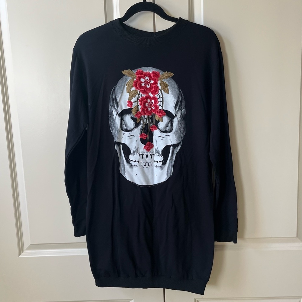 NWT Goth skull and embroidered flowers Sweatshirt Dress gothic emo alternative